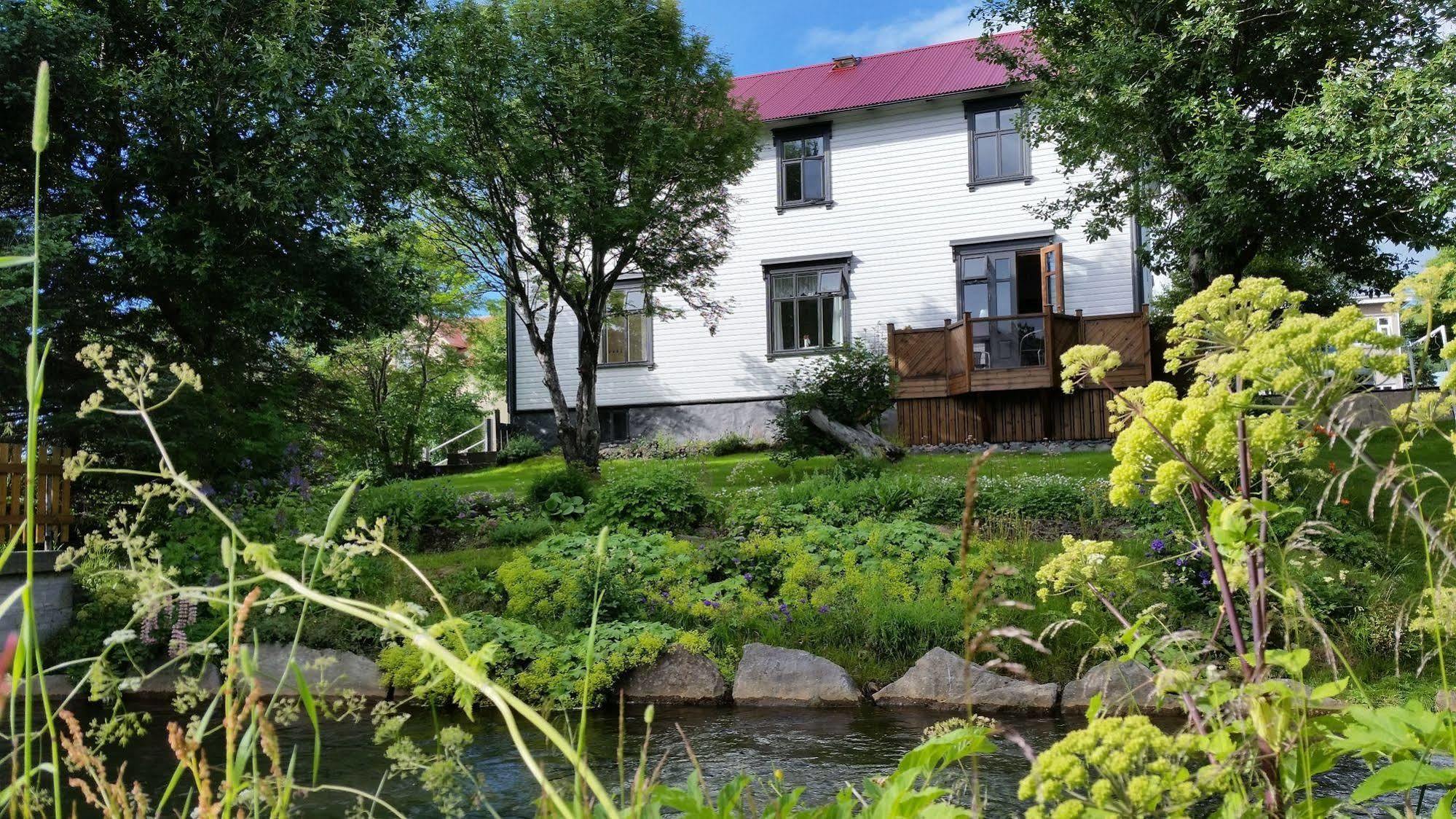 Árból Guesthouse Húsavík Exterior foto